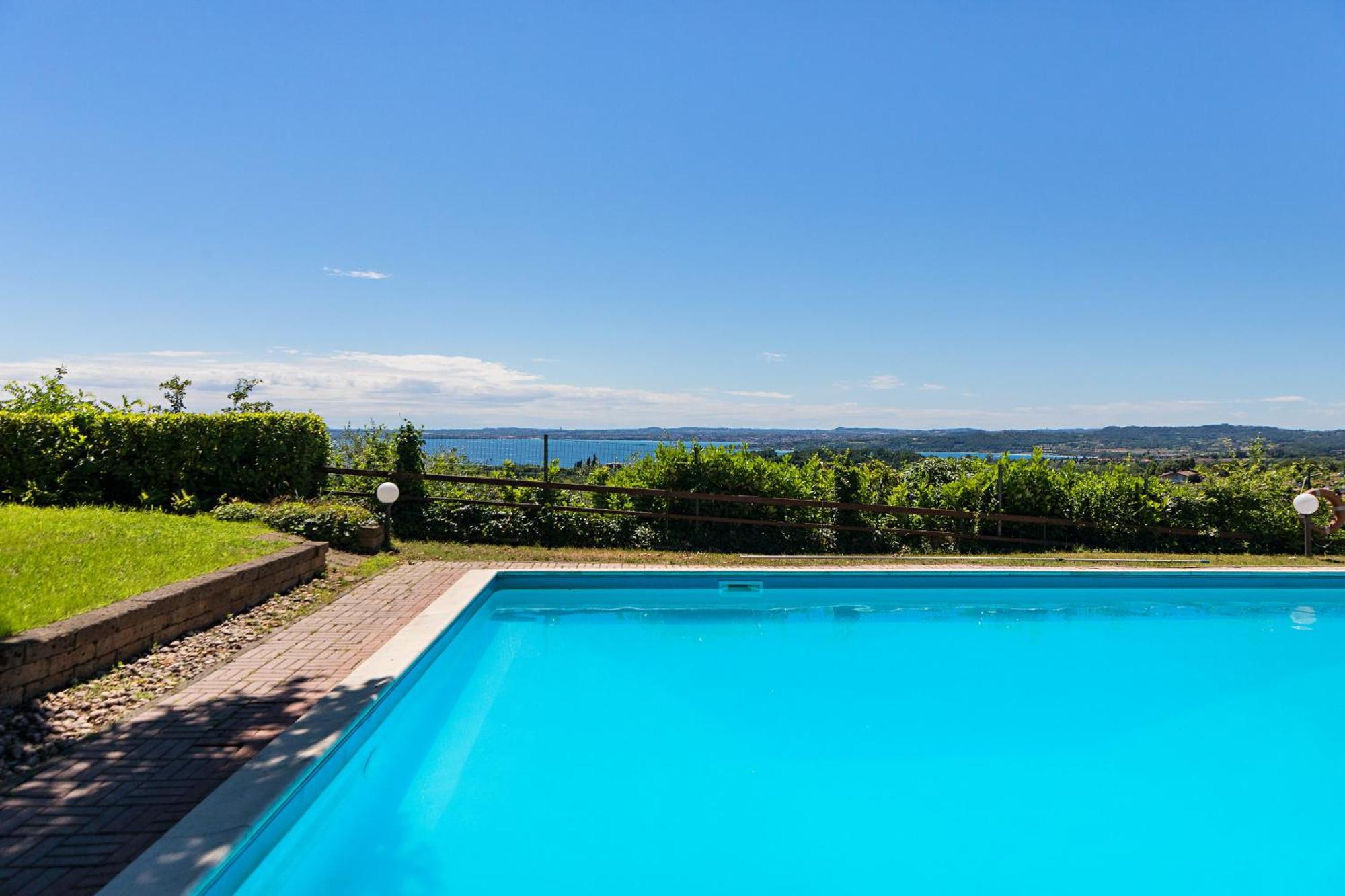 Residence Giardino 3 By Wonderful Italy ソイアーノ・デル・ラーゴ エクステリア 写真