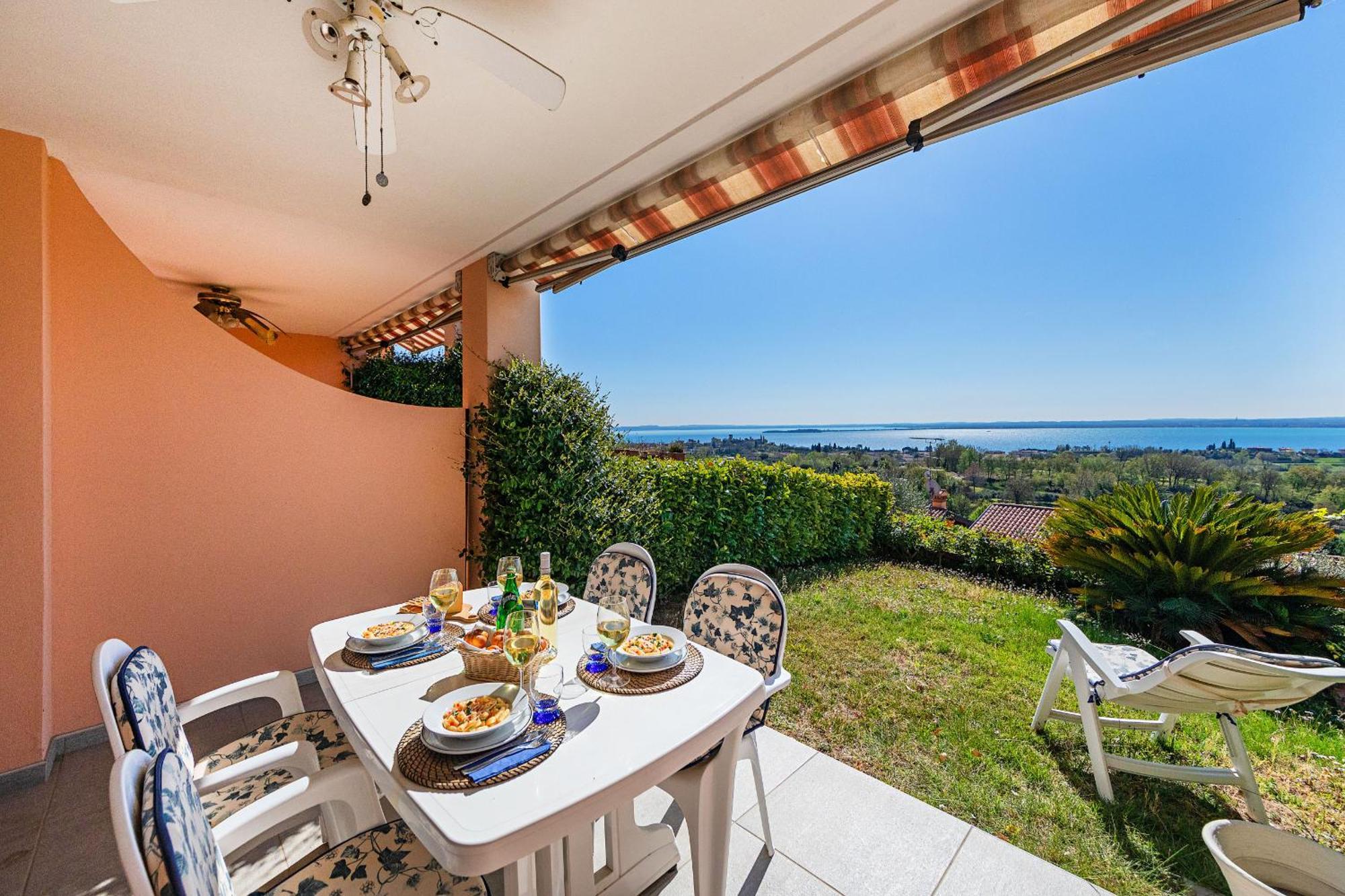 Residence Giardino 3 By Wonderful Italy ソイアーノ・デル・ラーゴ エクステリア 写真